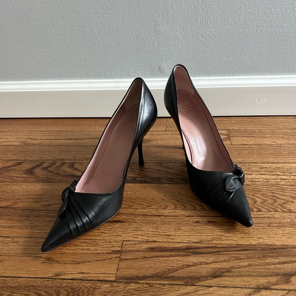 Moschino Cheap And Chic Elegant Black Leather Heels with Bow Detail